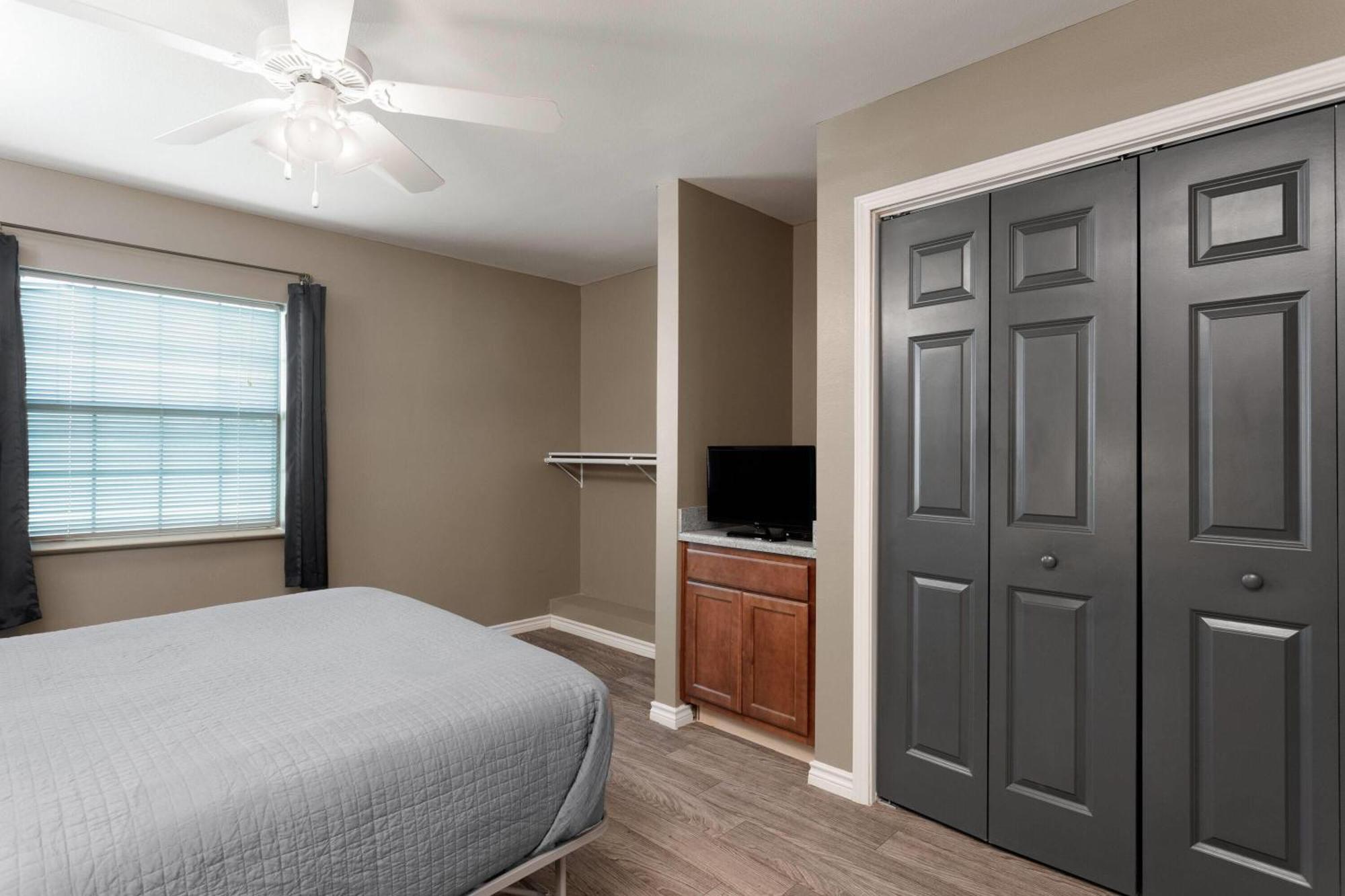 Eagle'S Den Suites Andrews A Travelodge By Wyndham Esterno foto